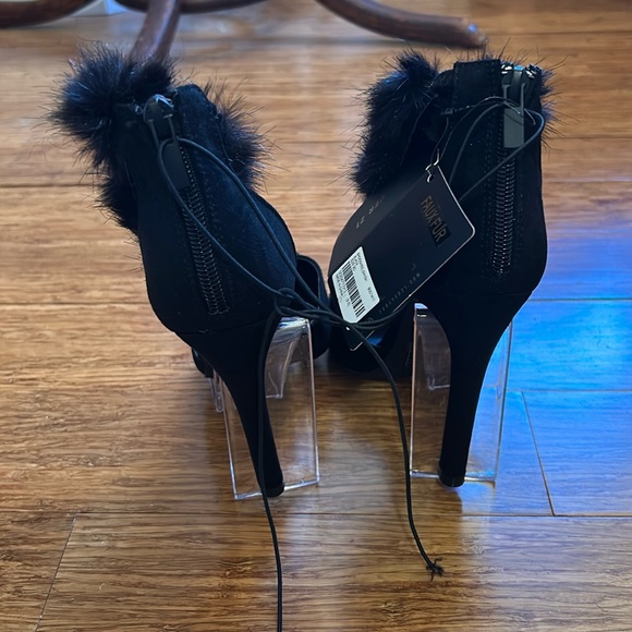 Forever 21 Faux Fur Stiletto Court Heels - Picture 4 of 5